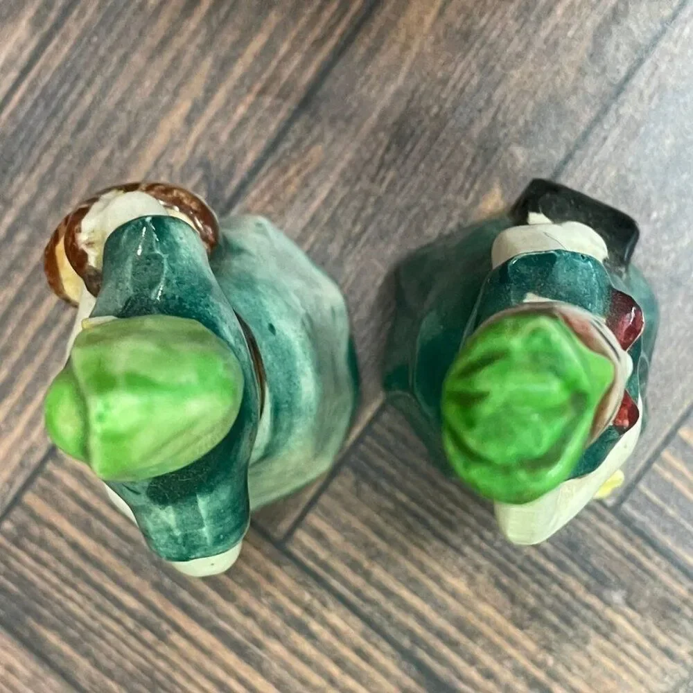 Vintage Rare! 1930s Veggie Ladies Salt & Pepper Shakers – Pea & Celery.